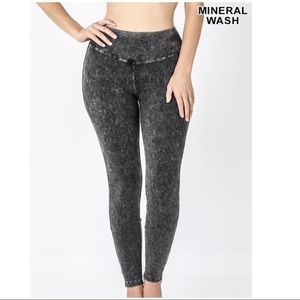 Closet staple Mineral Acid Wash Leggings - Charcoal Large